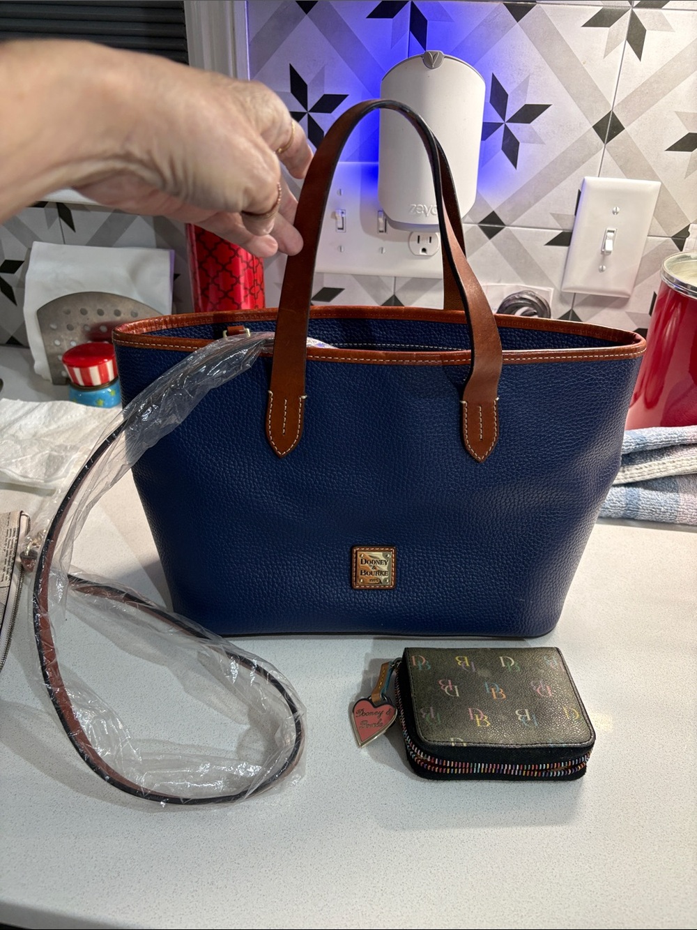 Dooney & Bourke Navy Pebbled Leather Tote/Vintage D&B rainbow pattern 2-FER EUC